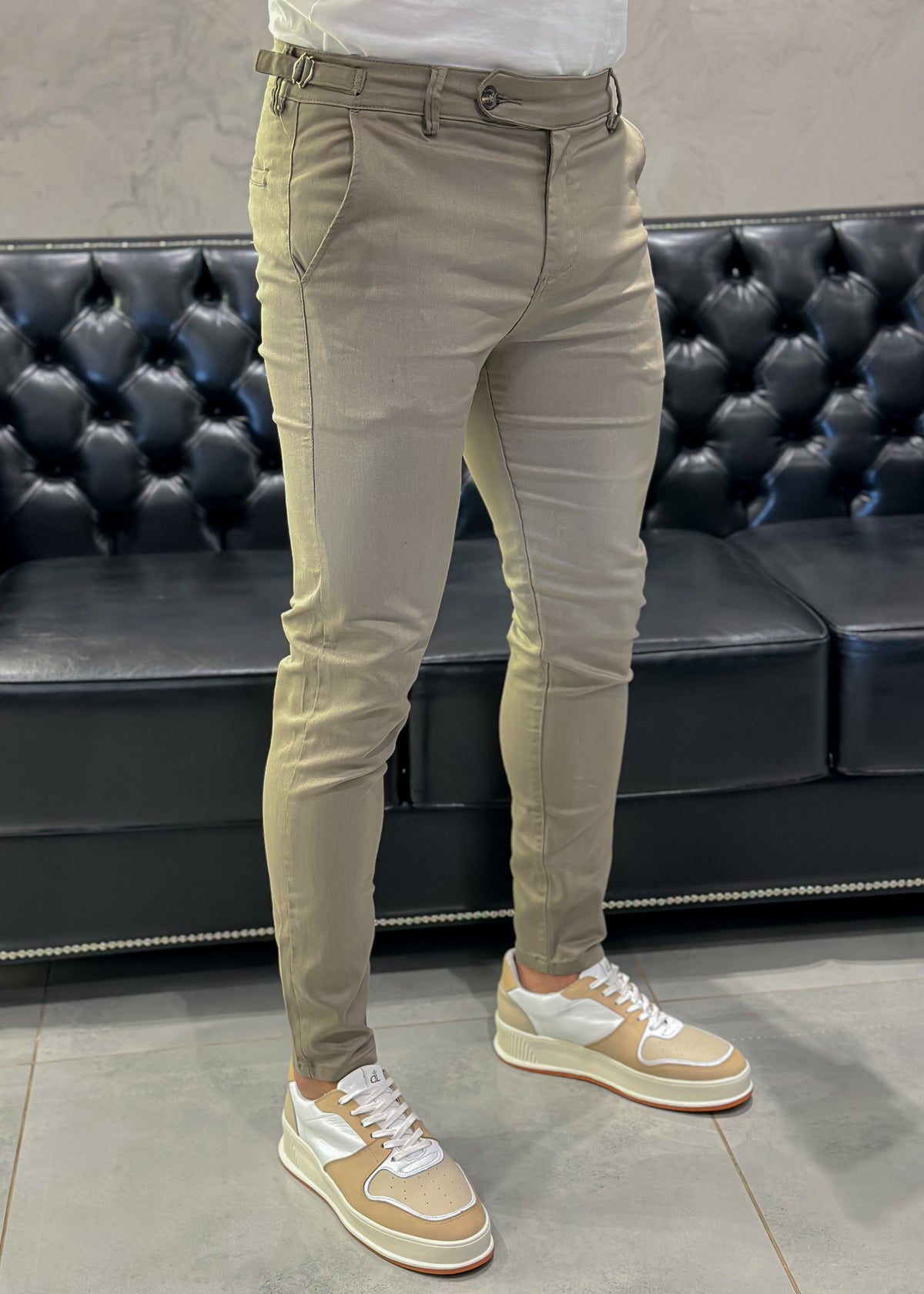 Calça Alfaiataria c/ Ajuste Khaki Sarja