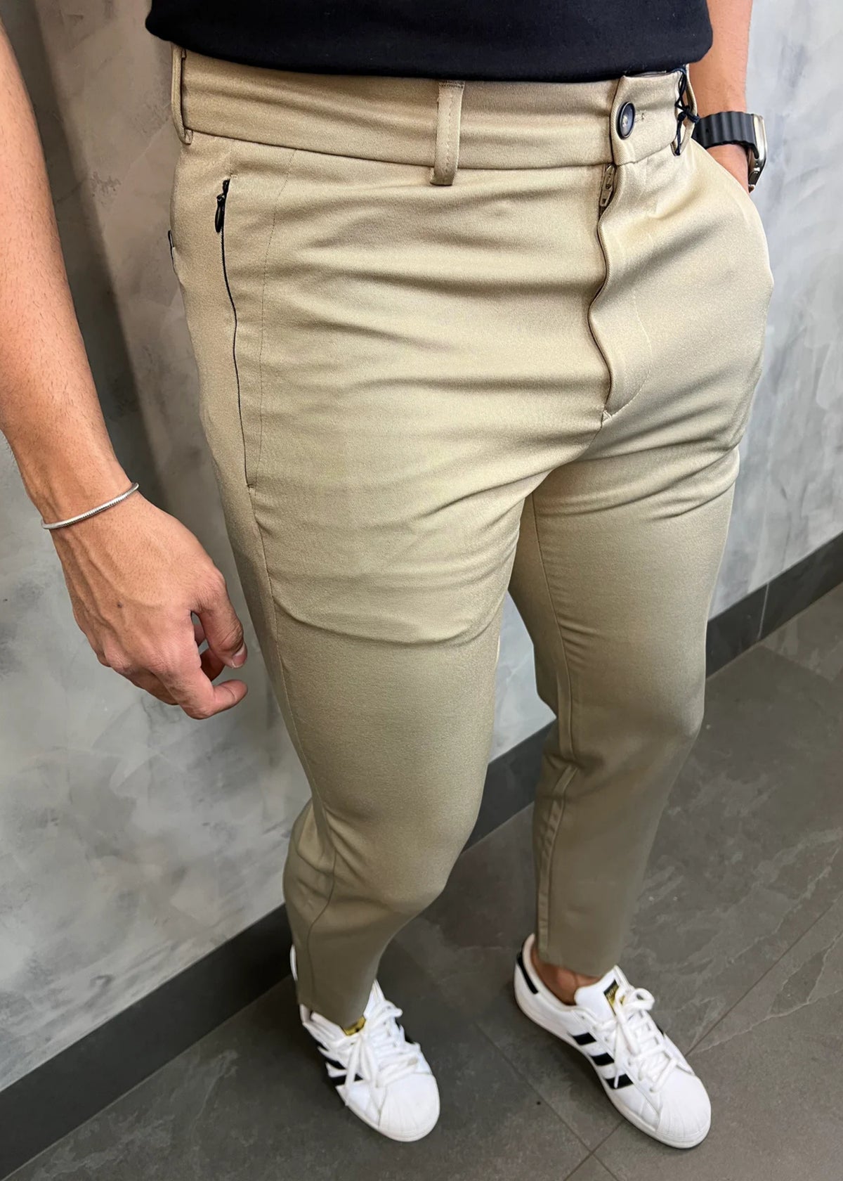 Calça Alfaiataria Skinny Khaki Bolso Ziper