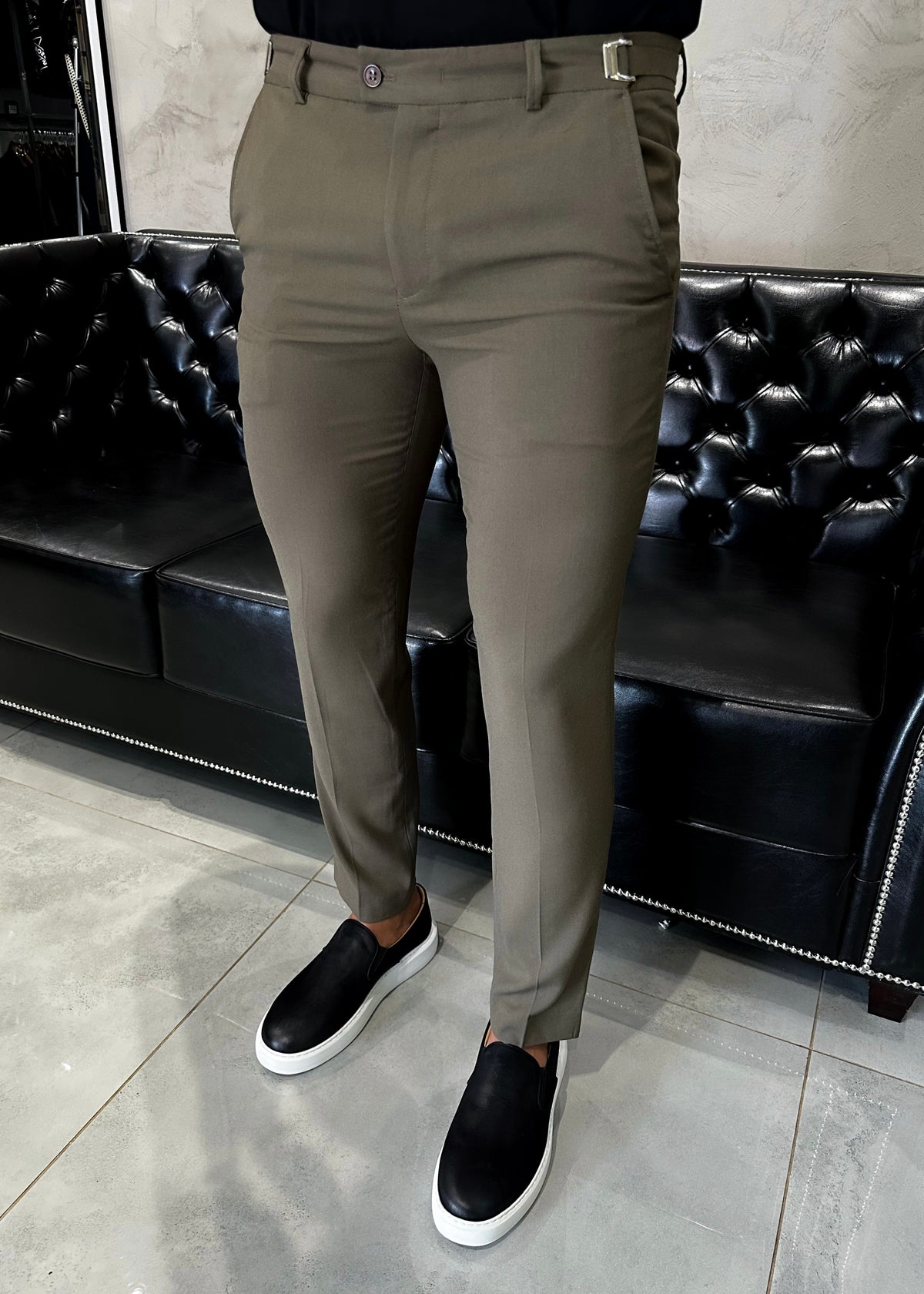 Calça Alfaiataria DL67 com Ajuste Lateral Musgo