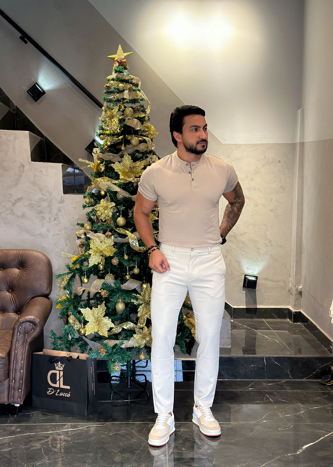 T-Shirt Básica Henley Areia