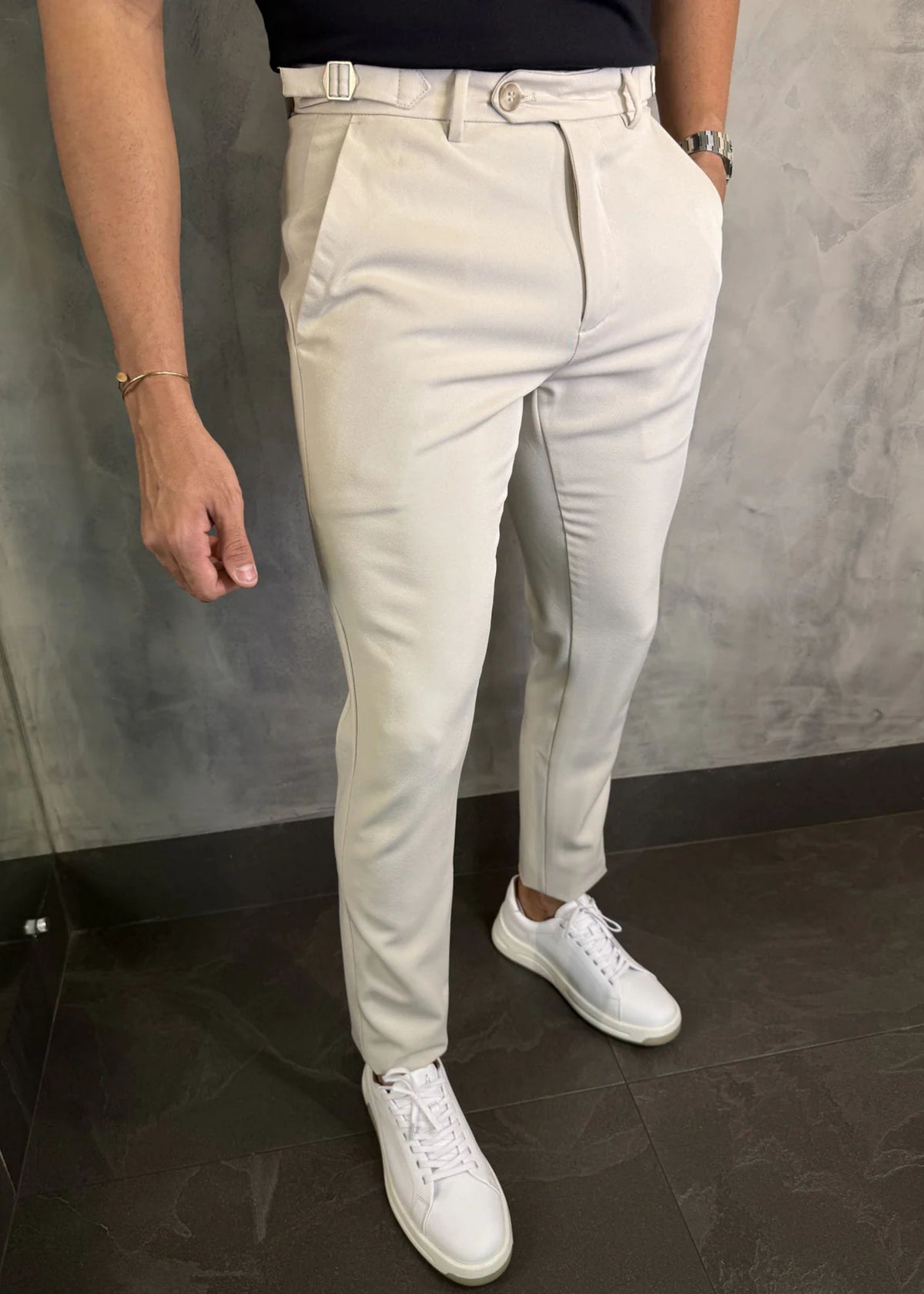 Calça Alfaiataria DL67 com Ajuste Lateral Areia