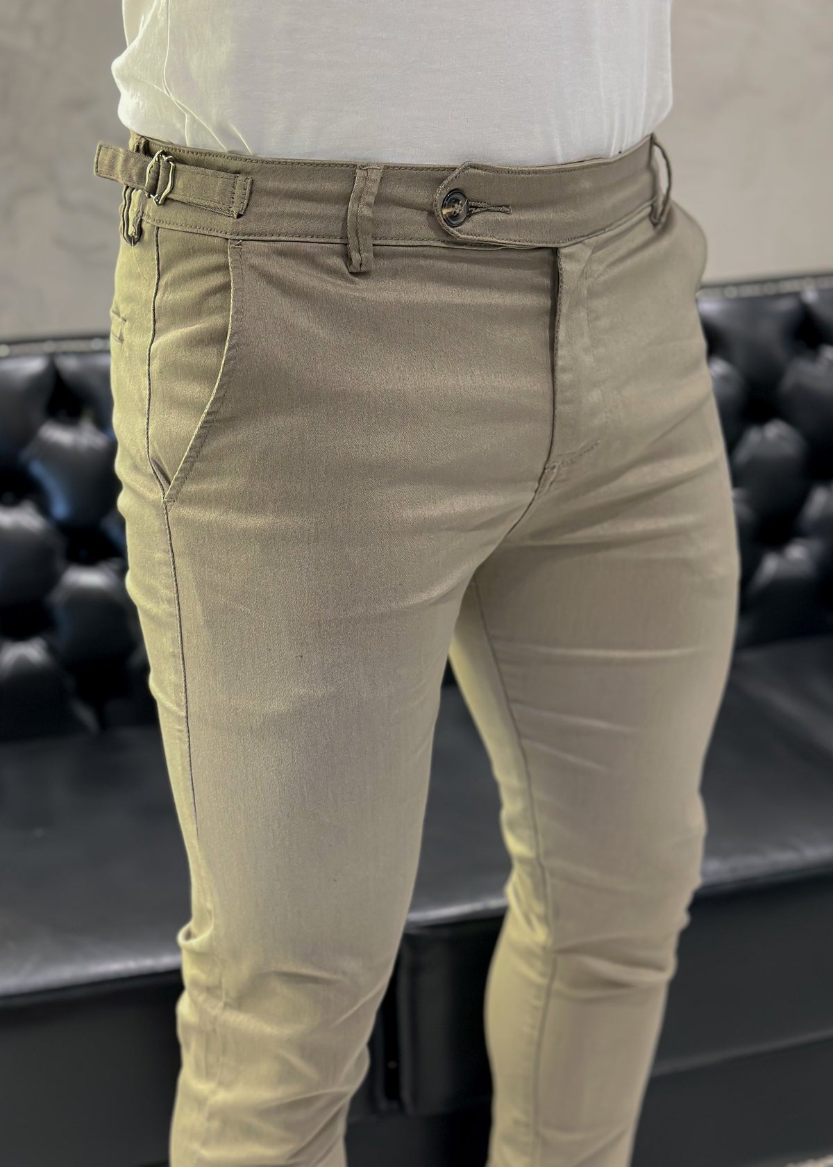 Calça Alfaiataria c/ Ajuste Khaki Sarja