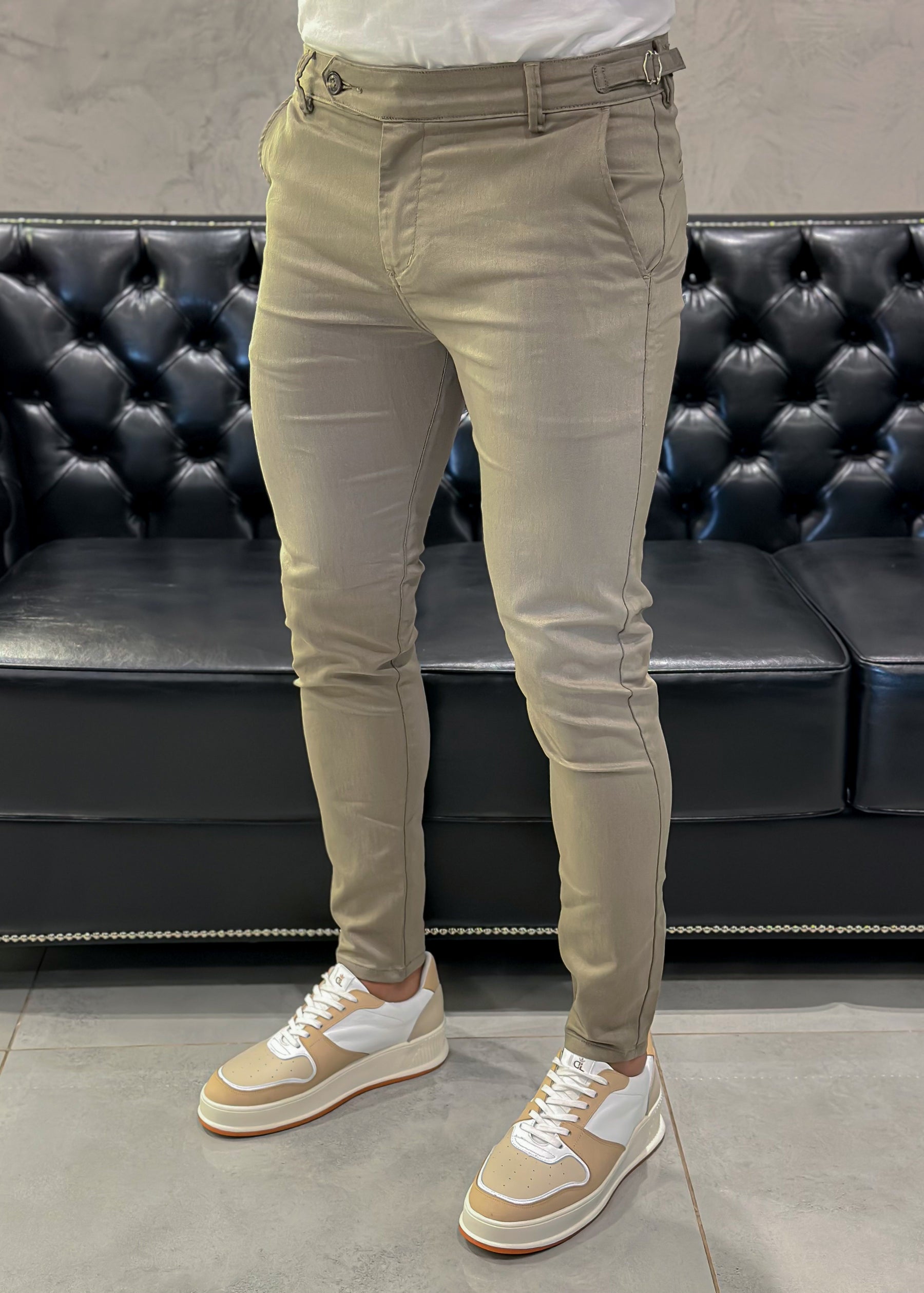 Calça Alfaiataria c/ Ajuste Khaki Sarja
