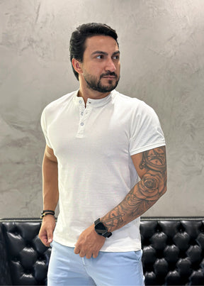 T-Shirt Básica Henley Off