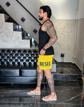 Short Diesel Assinatura Estampado Amarelo